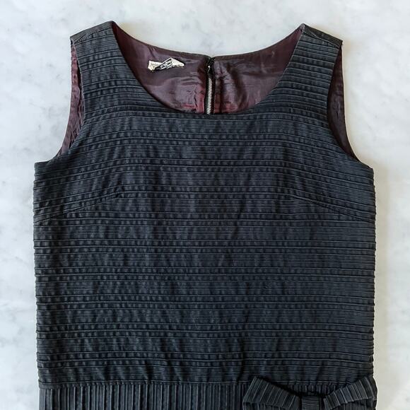 Vintage 60s Textured Black Sleeveless Shift Dress with Big Bow Detail / Small - Picture 6 of 10